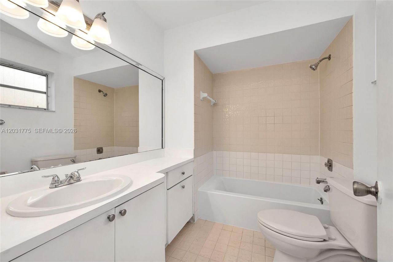 23 NW 109th Ave, Unit 5-S, Miami, FL 33172 Photo