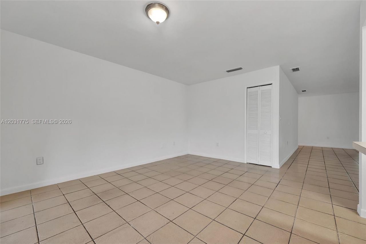 23 NW 109th Ave, Unit 5-S, Miami, FL 33172 Photo
