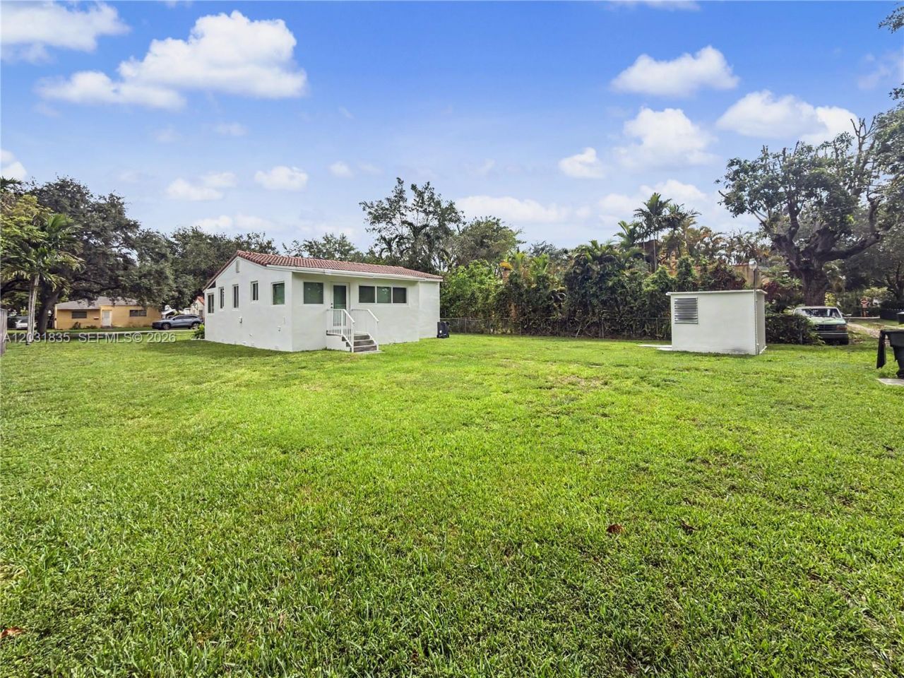436 Lark Ave , Unit n/a, Miami Springs, FL 33166 Photo