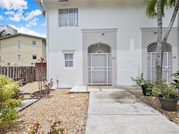 421 SW 3rd St , Unit 16, Miami, FL 33130