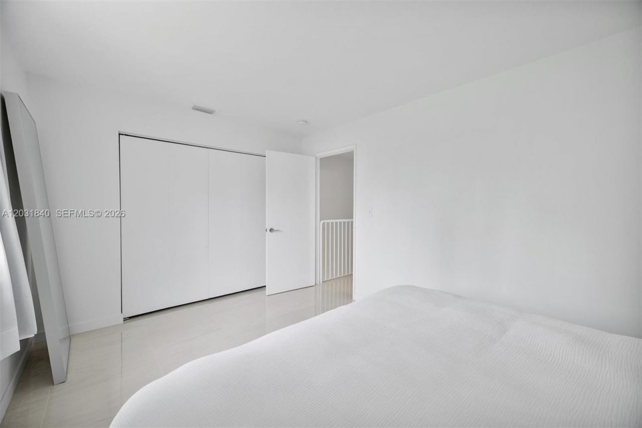 421 SW 3rd St , Unit 16, Miami, FL 33130 Photo
