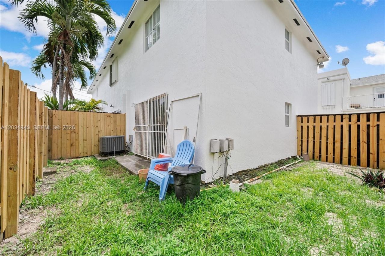 421 SW 3rd St , Unit 16, Miami, FL 33130 Photo