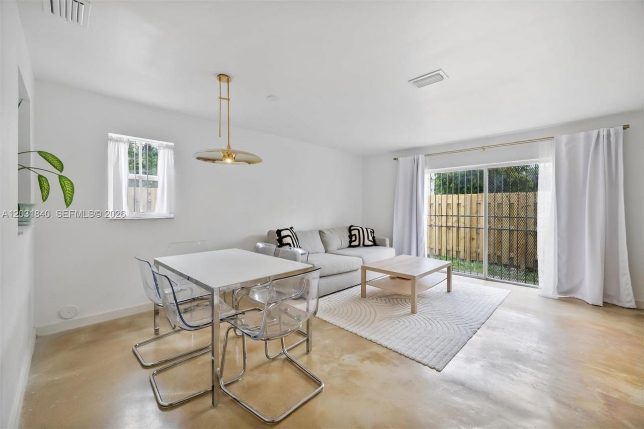 421 SW 3rd St , Unit 16, Miami, FL 33130 Photo