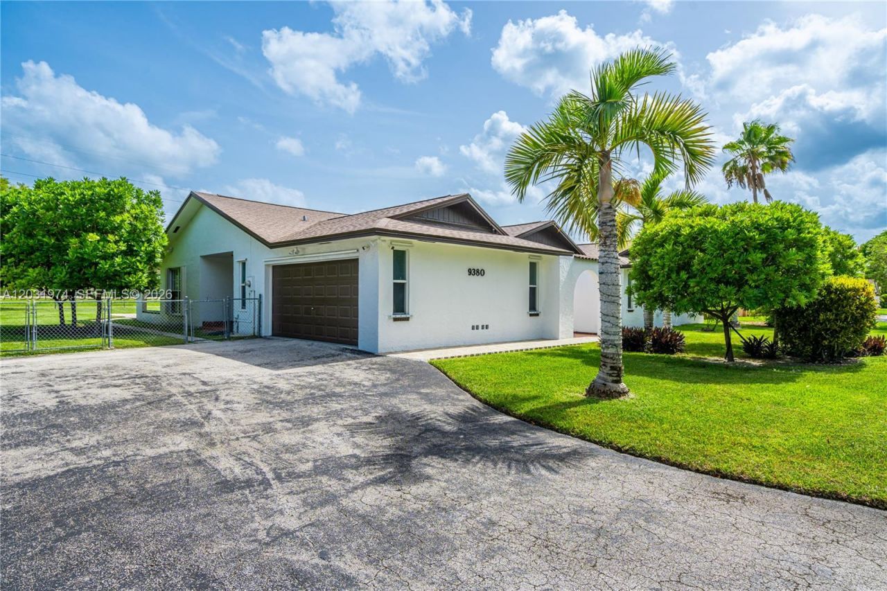 9380 SW 134th St, Miami, FL 33176 Photo