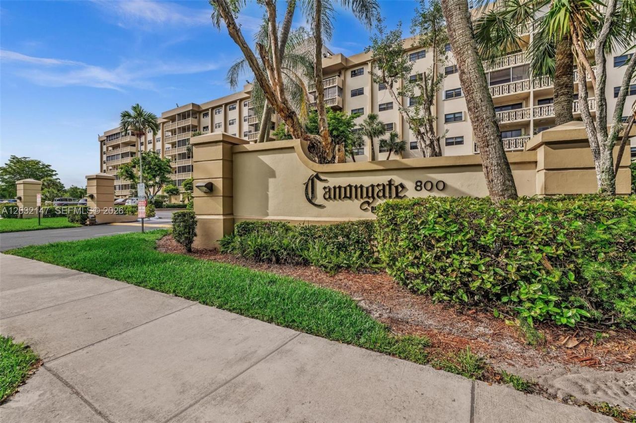 800 NE 195th St , Unit 710, Miami, FL 33179 Photo