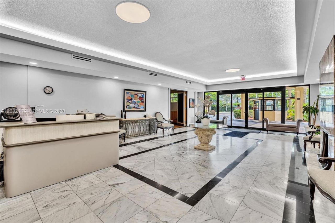 800 NE 195th St , Unit 710, Miami, FL 33179 Photo