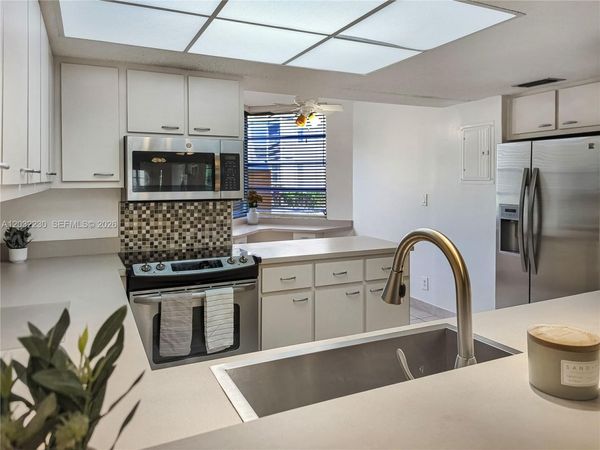 9531 Seagrape Dr , Unit 108, Davie, FL 33324