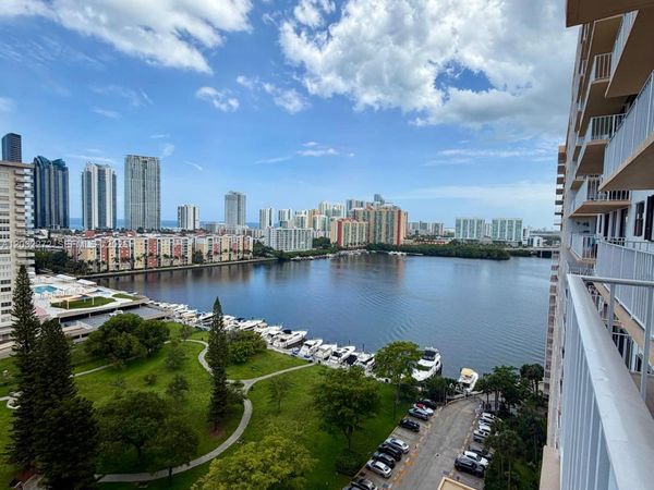 290 174th St , Unit 1810, Sunny Isles Beach, FL 33160