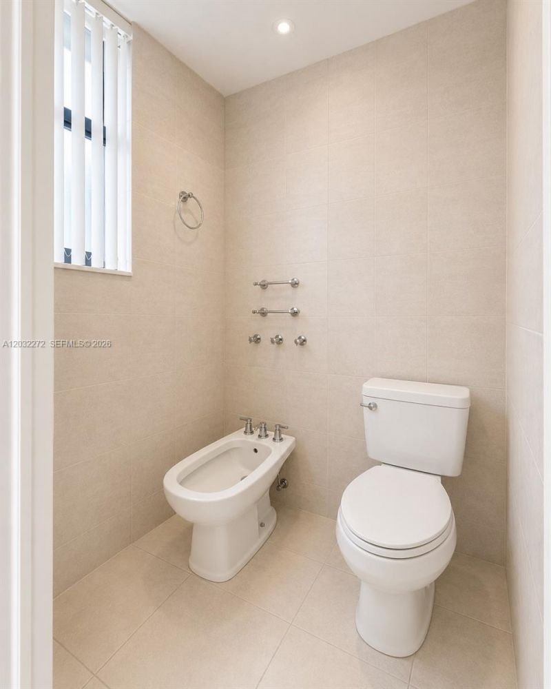 290 174th St , Unit 1810, Sunny Isles Beach, FL 33160 Photo
