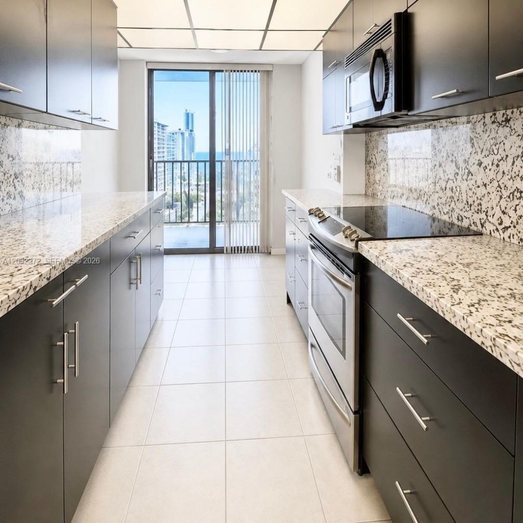 290 174th St , Unit 1810, Sunny Isles Beach, FL 33160 Photo