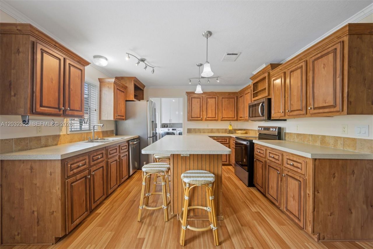 21830 NW 2nd Ct , Pembroke Pines, FL 33029 Photo