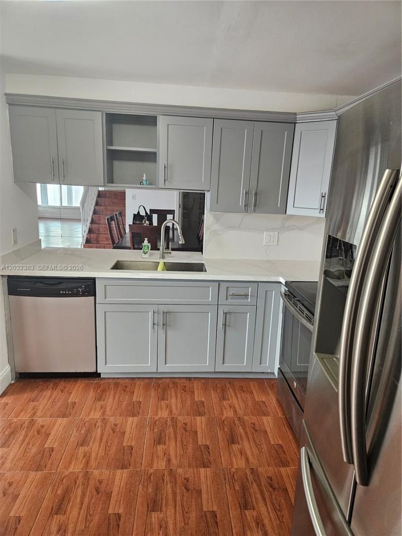 9890 NW 80th Pl , Unit 2122, Hialeah Gardens, FL 33016 Photo