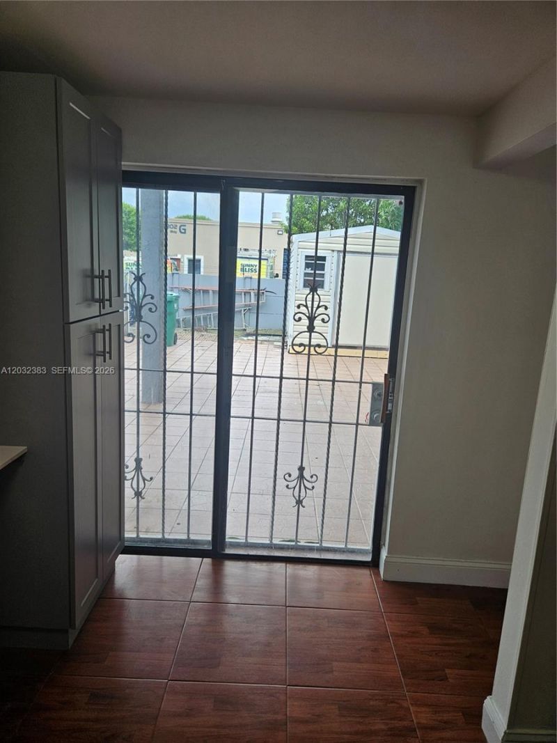 9890 NW 80th Pl , Unit 2122, Hialeah Gardens, FL 33016 Photo