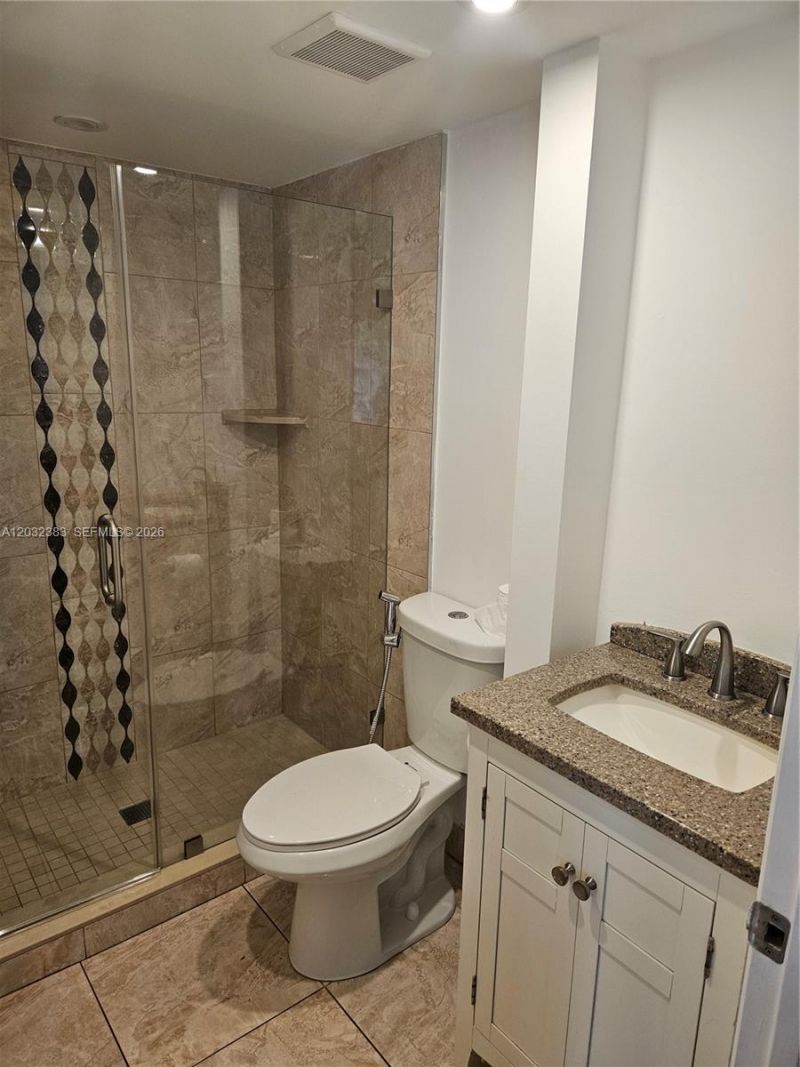 9890 NW 80th Pl , Unit 2122, Hialeah Gardens, FL 33016 Photo