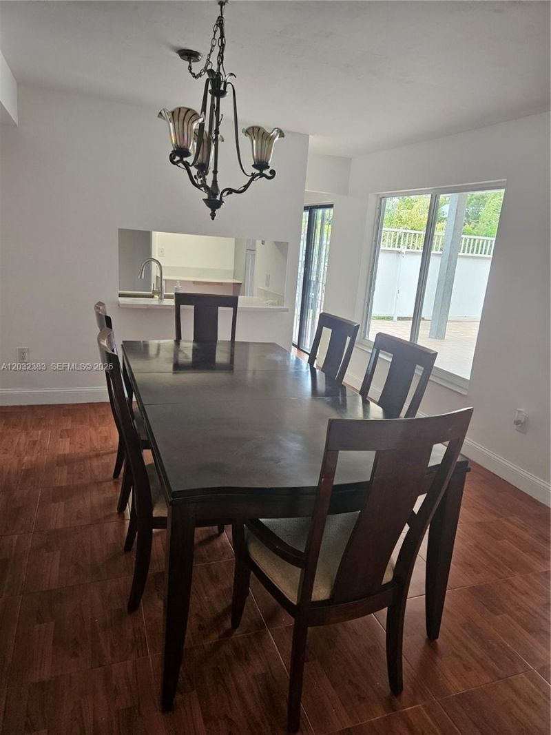 9890 NW 80th Pl , Unit 2122, Hialeah Gardens, FL 33016 Photo