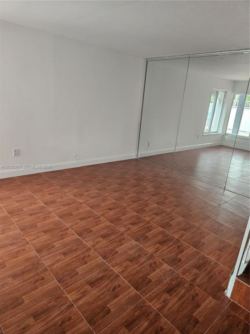 9890 NW 80th Pl , Unit 2122, Hialeah Gardens, FL 33016 Photo