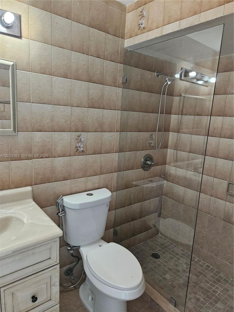 9890 NW 80th Pl , Unit 2122, Hialeah Gardens, FL 33016 Photo