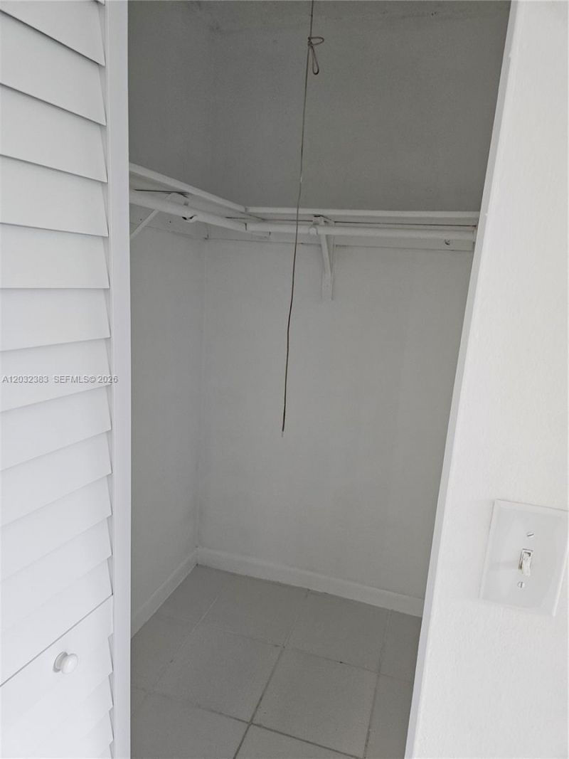 9890 NW 80th Pl , Unit 2122, Hialeah Gardens, FL 33016 Photo