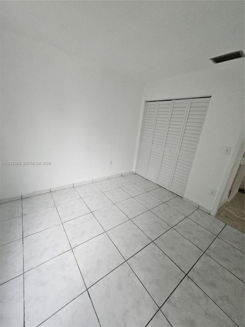 9890 NW 80th Pl , Unit 2122, Hialeah Gardens, FL 33016 Photo