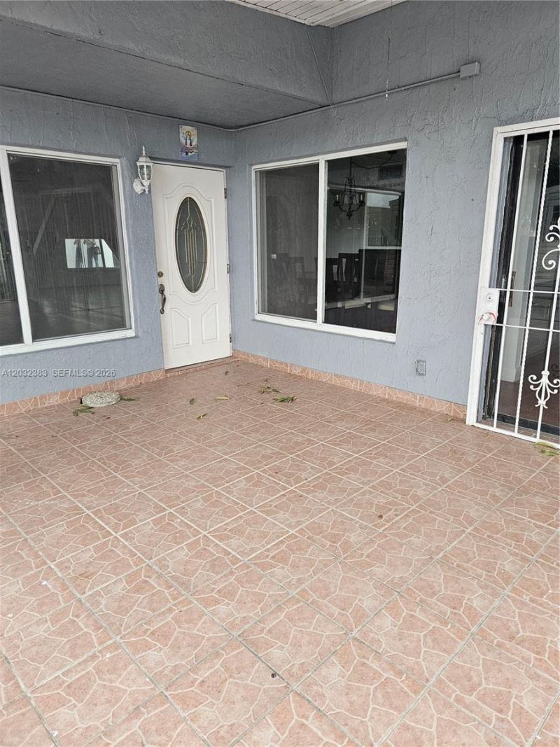 9890 NW 80th Pl , Unit 2122, Hialeah Gardens, FL 33016 Photo