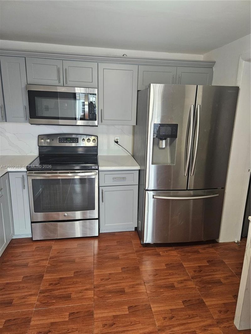 9890 NW 80th Pl , Unit 2122, Hialeah Gardens, FL 33016 Photo