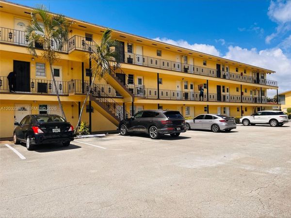 2880 NE 203rd St , Unit 28B, Aventura, FL 33180