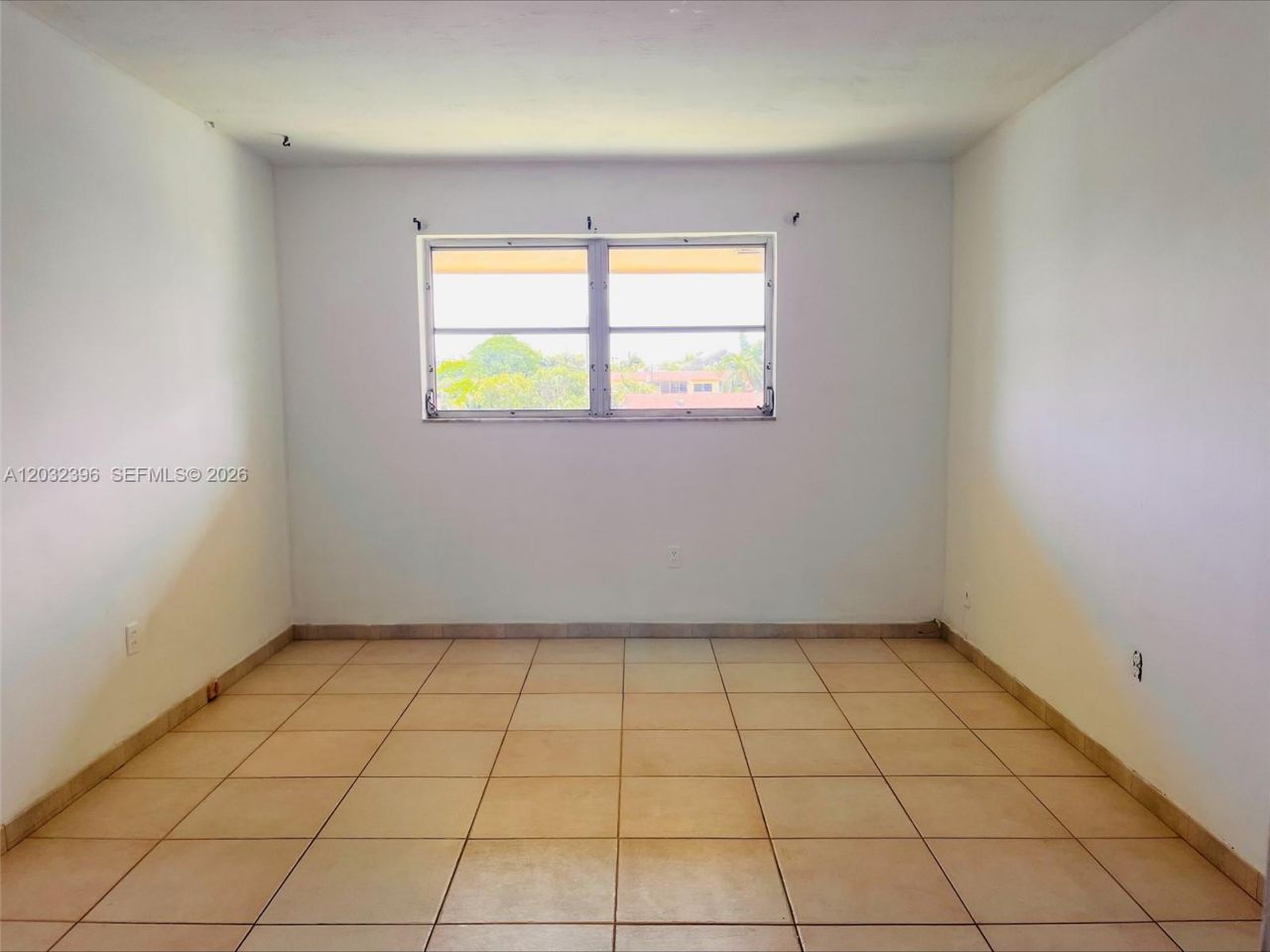 2880 NE 203rd St , Unit 28B, Aventura, FL 33180 Photo