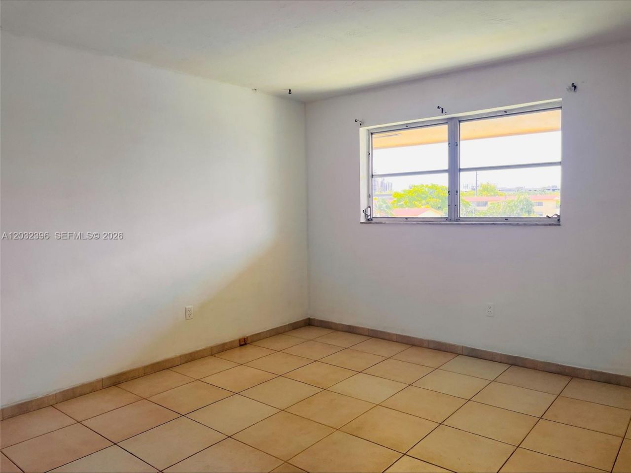 2880 NE 203rd St , Unit 28B, Aventura, FL 33180 Photo