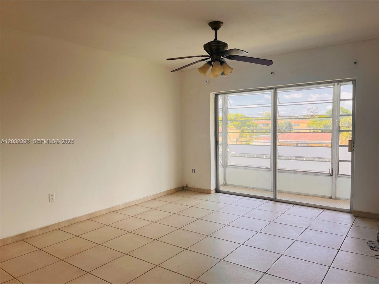 2880 NE 203rd St , Unit 28B, Aventura, FL 33180 Photo