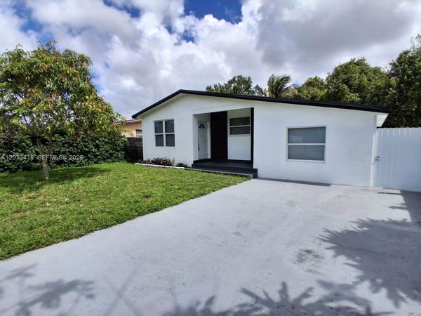 2600 NW 108th St , Miami, FL 33167