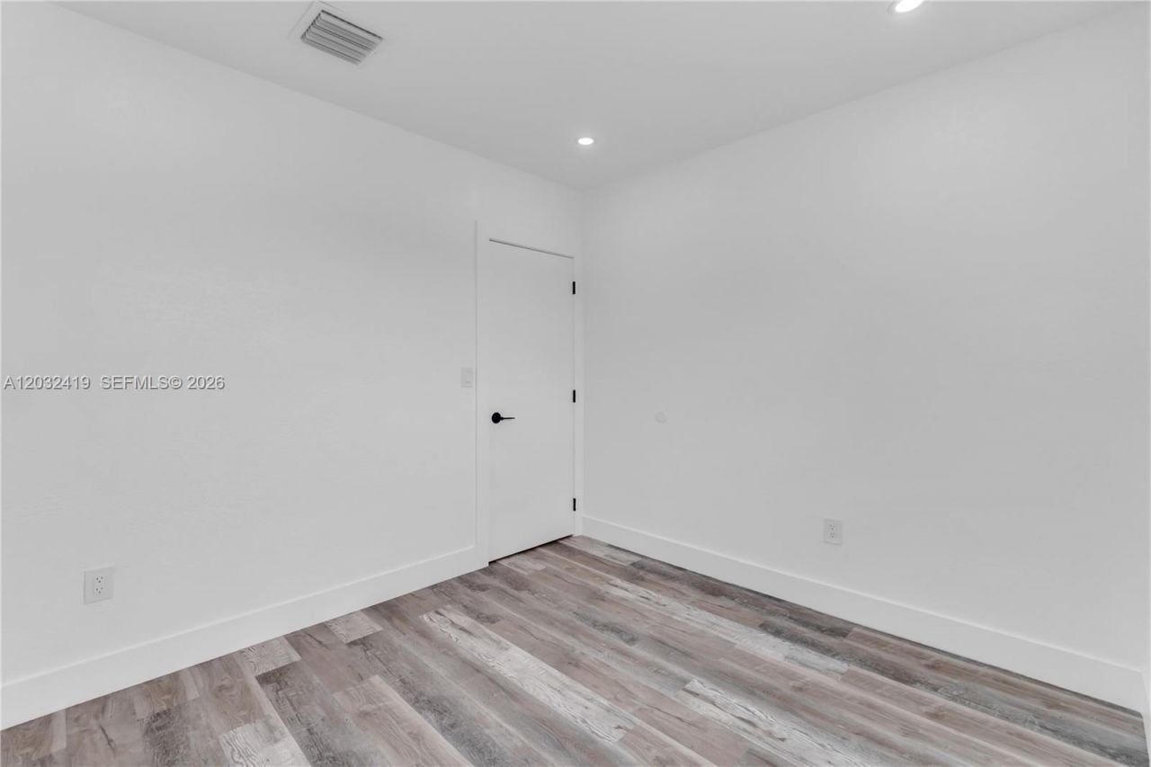 2600 NW 108th St , Miami, FL 33167 Photo