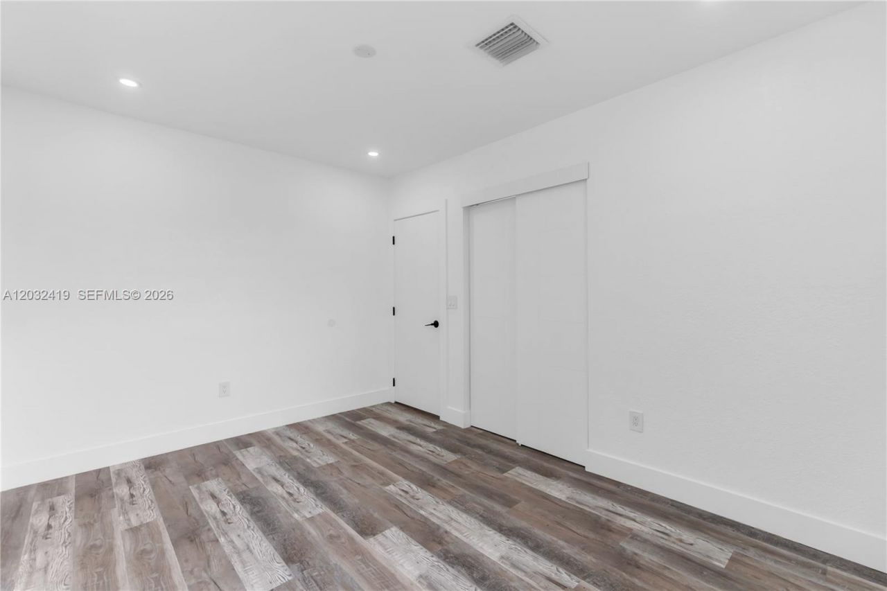 2600 NW 108th St , Miami, FL 33167 Photo