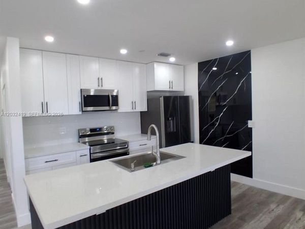 2600 NW 108th St , Miami, FL 33167
