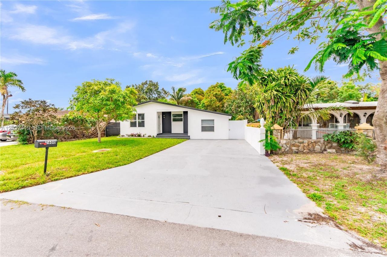 2600 NW 108th St , Miami, FL 33167 Photo