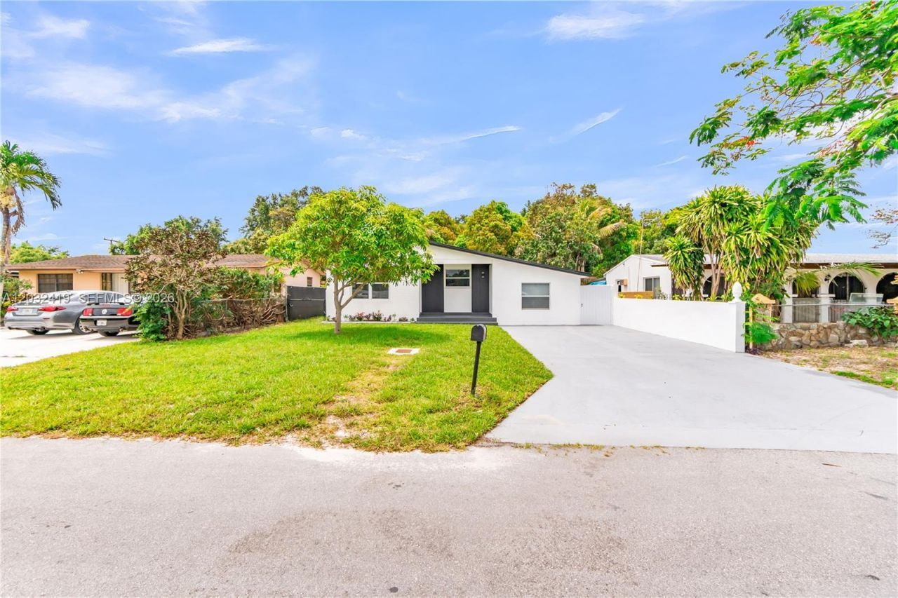 2600 NW 108th St , Miami, FL 33167 Photo