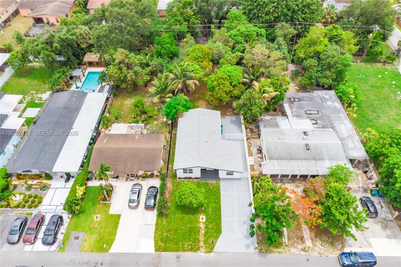2600 NW 108th St , Miami, FL 33167 Photo