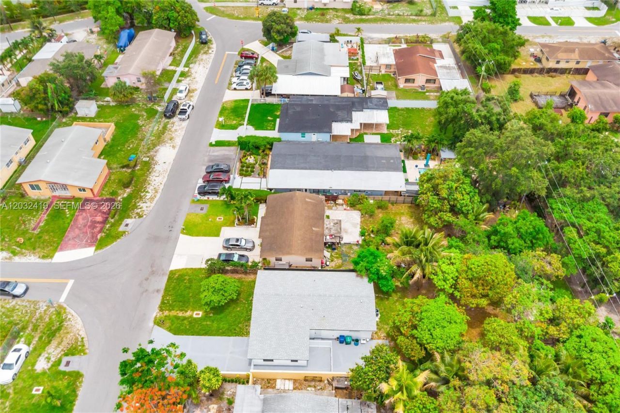 2600 NW 108th St , Miami, FL 33167 Photo