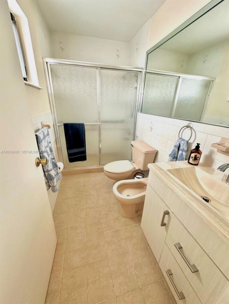 6527 W 22nd Ln , Hialeah, FL 33016 Photo