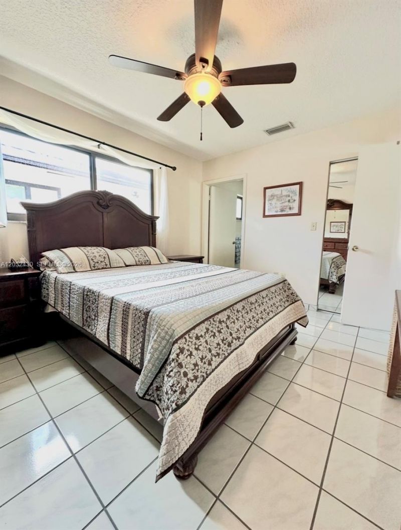 6527 W 22nd Ln , Hialeah, FL 33016 Photo