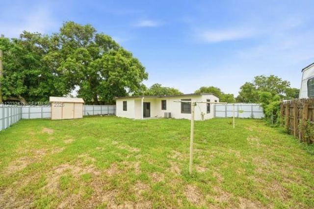 2520 NW 160th St , Miami Gardens, FL 33054 Photo