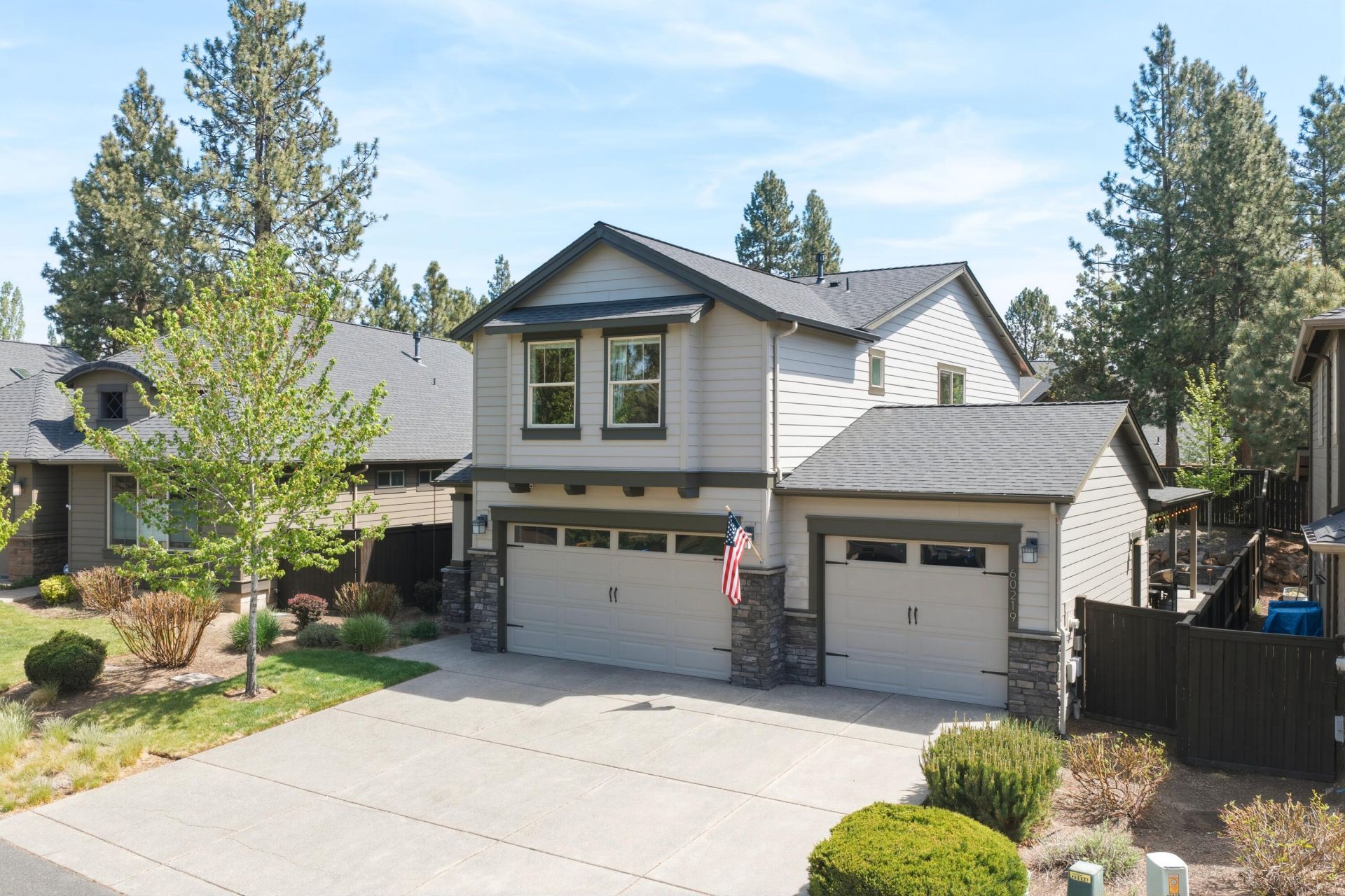 60219 Rolled Rock Way, Bend, OR 97702 Main Photo