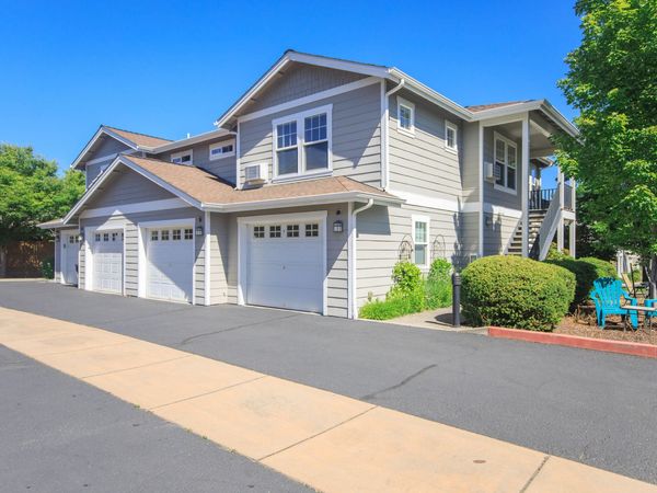 2244 McCall Drive, Ashland, OR 97520