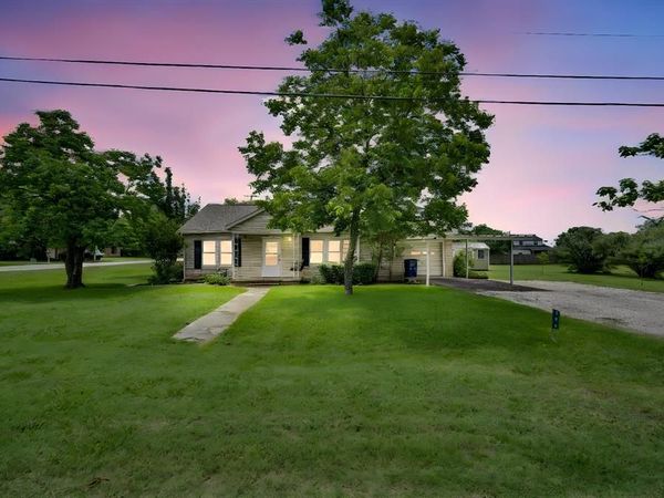 508 E Henderson Street , Itasca, TX 76055