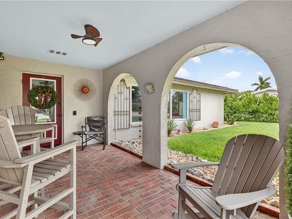 833 North Town And River Dr, Fort Myers, FL 33919