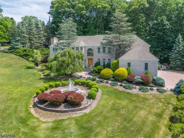 5 Raine Tree Ct, Kinnelon, NJ 07405