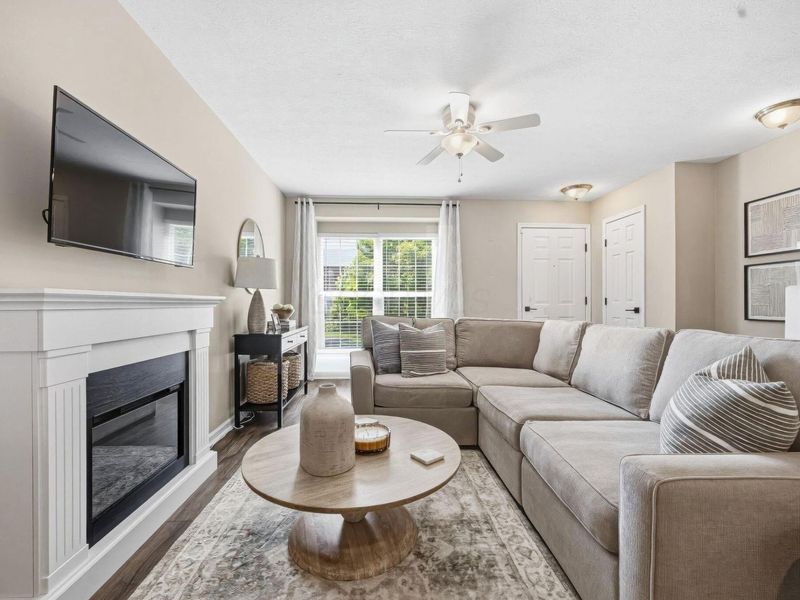3816 Wood Stork Lane, Unit 68-381, Columbus, OH 43230 Photo 2