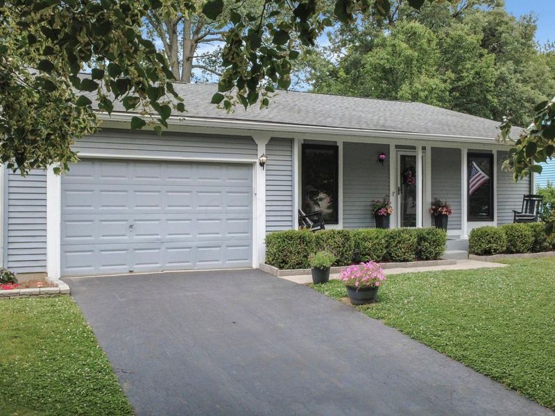 2300 Benning Drive, Powell, OH 43065 Photo 2