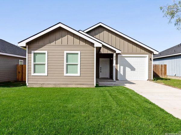 804 W HUNTINGTON ST, Beeville, TX 78102
