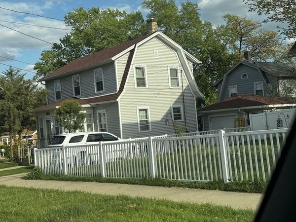 493 Columbia Avenue , Elgin, IL 60120