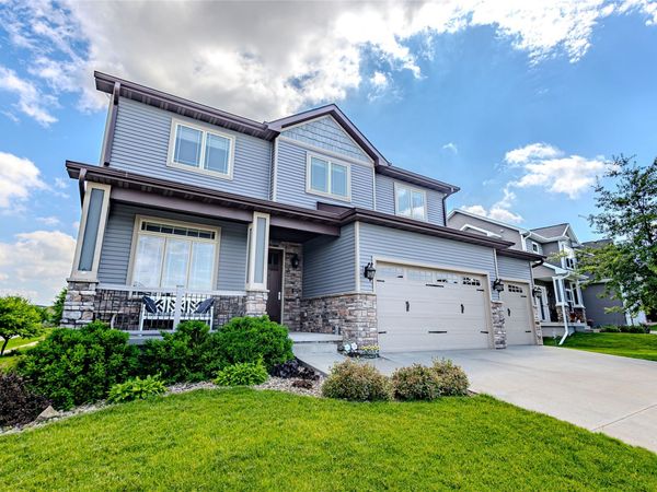 9602 Brightwater Drive, Johnston, IA 50131